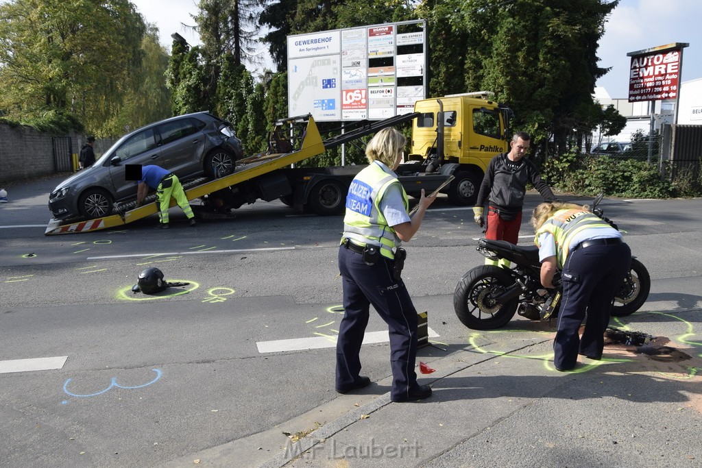 Schwerer Krad PKW Unfall Koeln Muelheim Am Springborn Cottbuserstr P144.JPG - Miklos Laubert